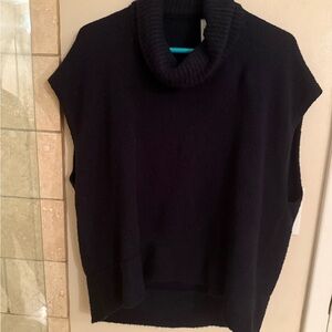 Lululemon size 4 navy Turtleneck tunic Sweater